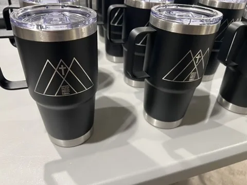 Mountain logo tumbler set