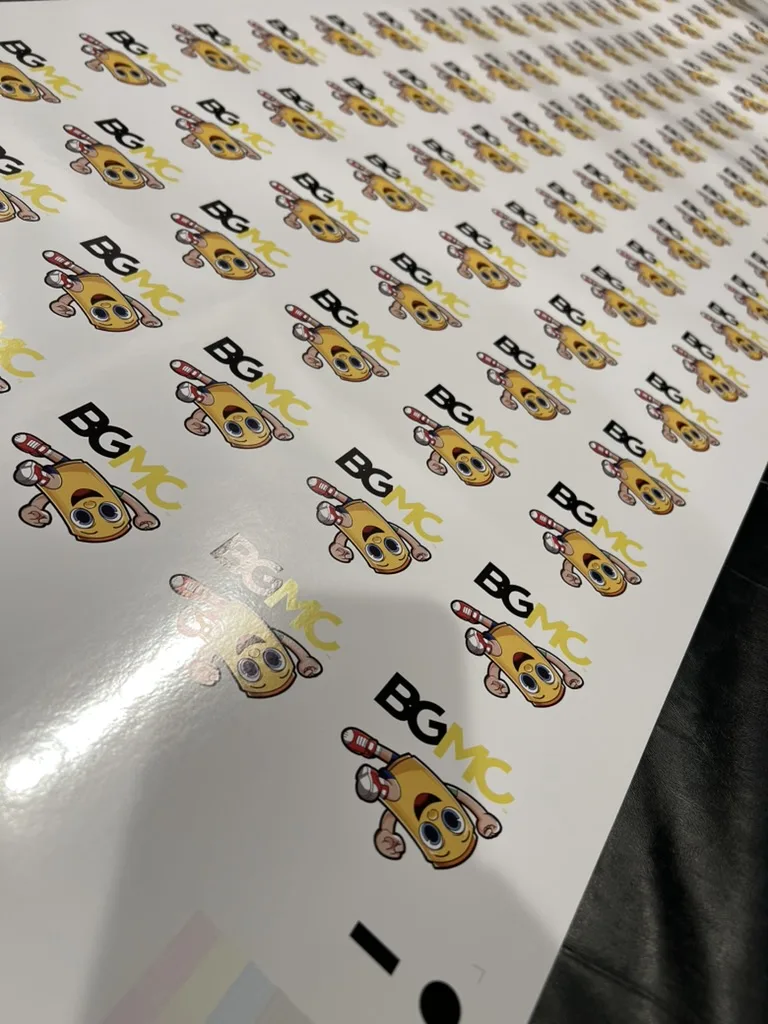 BG mascot vinyl pull